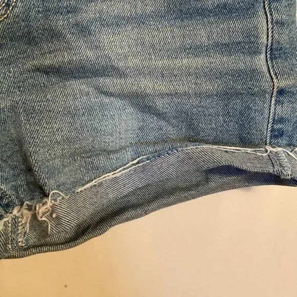 ⭐️HOLLISTER HIGH RISE MIDI SHORT - Picture 6 of 12